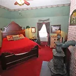 Old Beach Inn