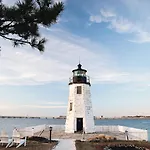 Newport Harbor Island Resort