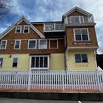 Almondy Inn Bed & Breakfast
