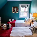 Chart House Inn