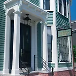The Burbank Rose Inn