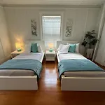 Entire Charming Victorian Home Downtown Newport