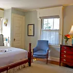 Hilltop Inn