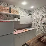 Dog-Friendly Downtown Newport Apartment