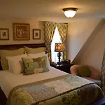 Ivy Lodge