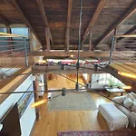 Magical Post And Beam Loft Downtown Newport!