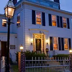 Historic Hill Inn