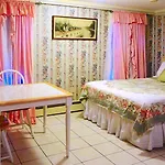 The Henry Collins Inn