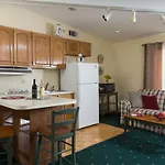 Beech Tree Inn And Cottage