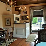 Inn On Bellevue (Adults Only)