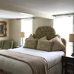 Admiral Farragut Inn