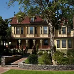 The Cliffside Inn