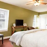 Bouchard Restaurant & Inn