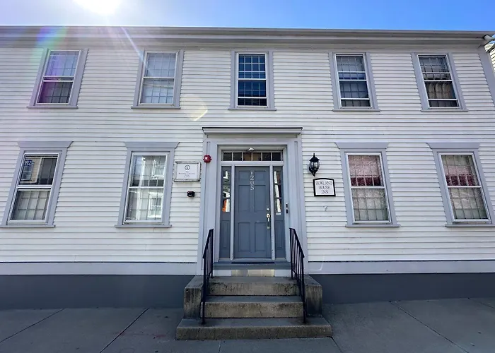 Entire Historic 5 Bed 5 Bath Inn Sleeps 17