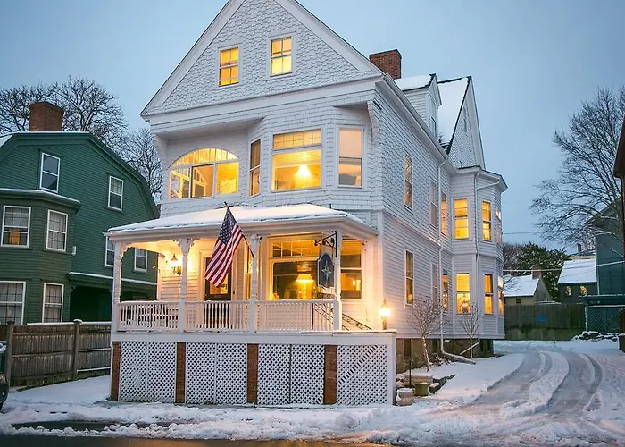 Chart House Inn