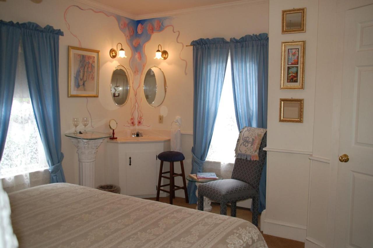 Artful Bed & Breakfast Newport