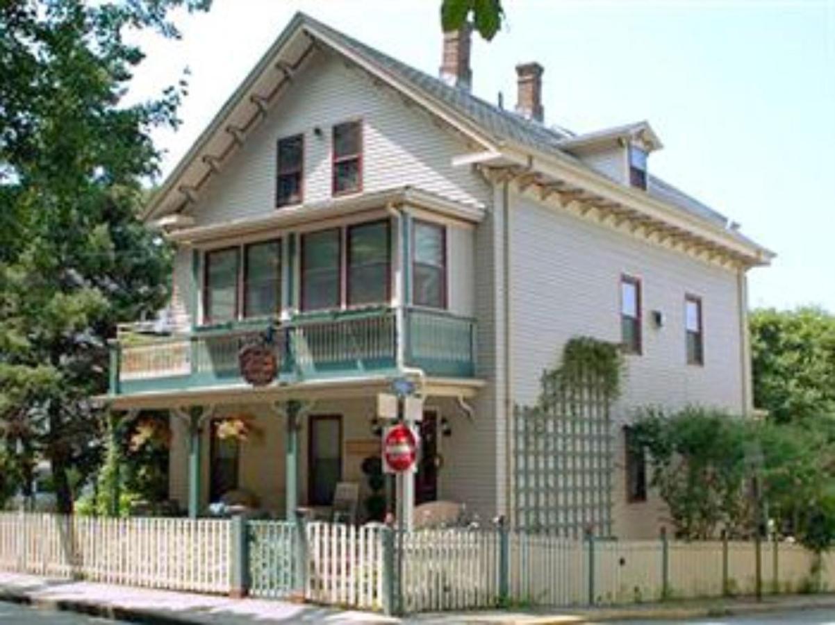 Bed & Breakfast Artful Newport