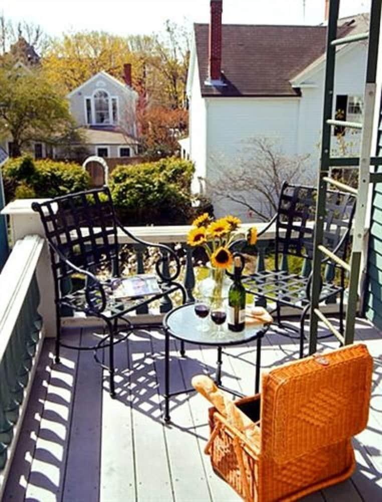 Sarah Kendall House 3* Newport