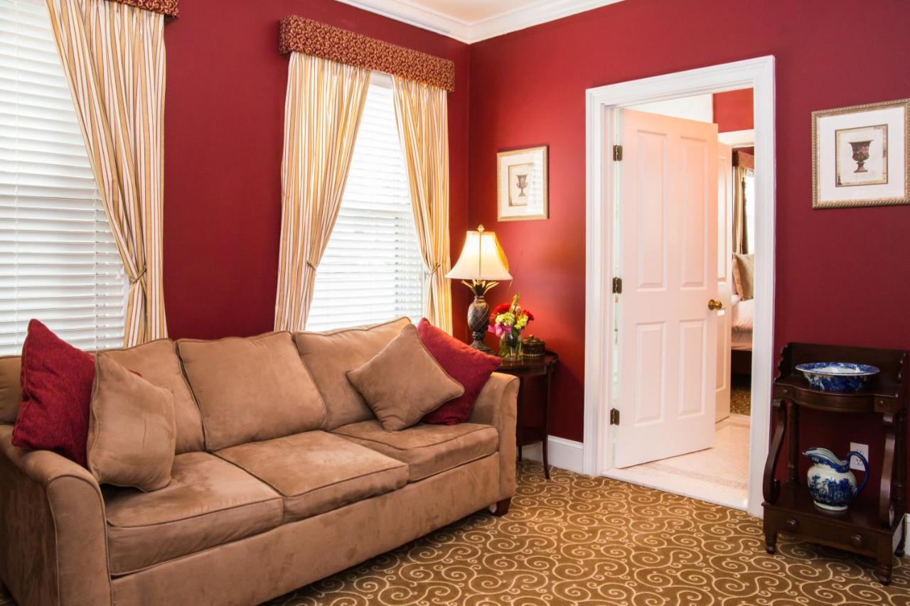 Inn Almondy Newport