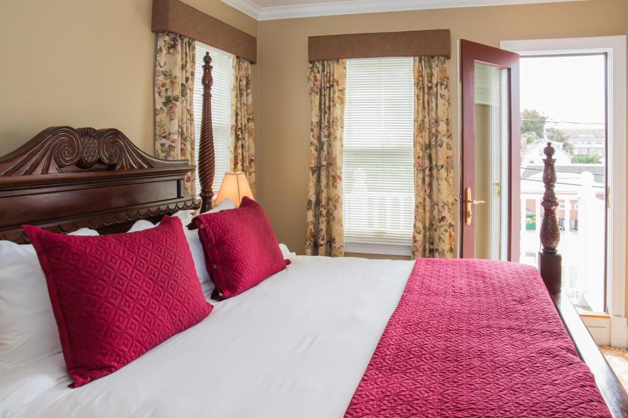 Inn Almondy