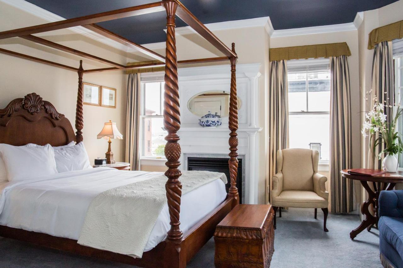 Almondy Inn 3*
