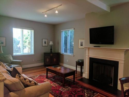 Pelham Court 3*