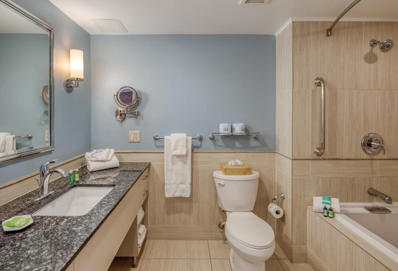 Club Wyndham On Long Wharf 3*