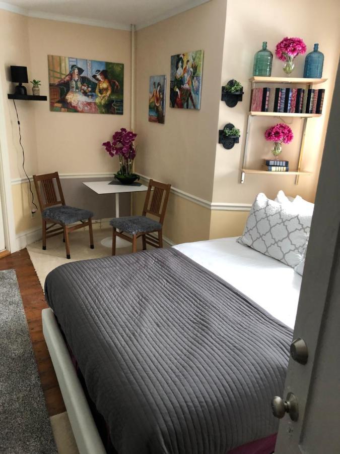 Admiral Weaver Bed & Breakfast 4*