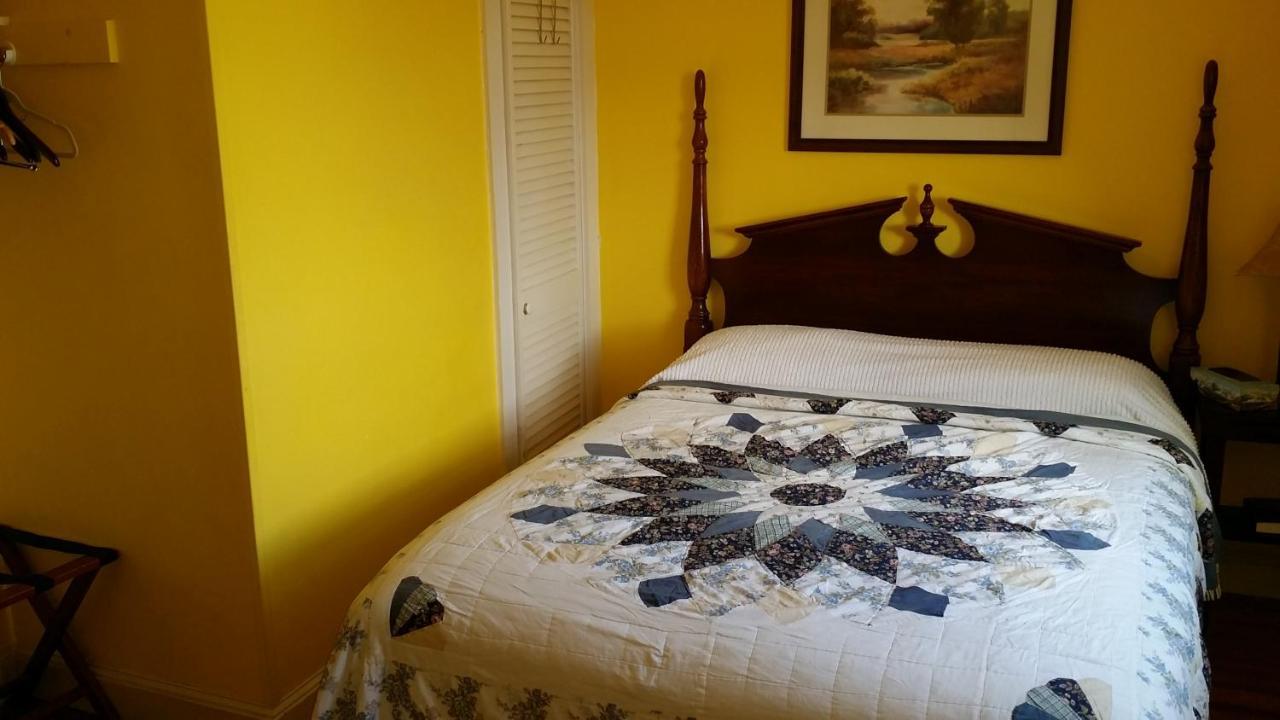 The Burbank Rose 3*