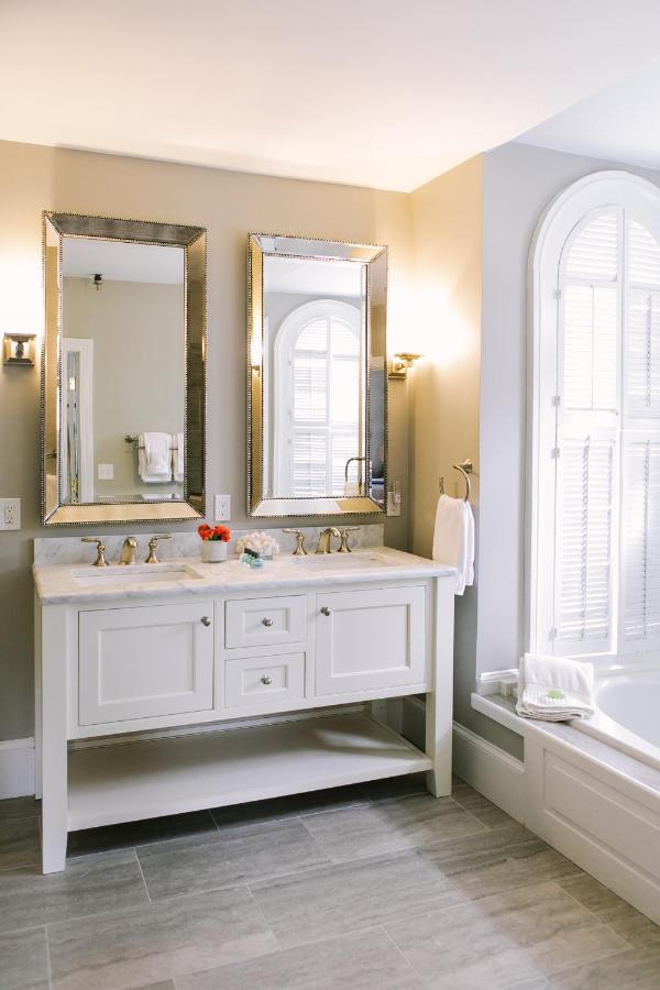 The Bayberry Bed & Breakfast Newport
