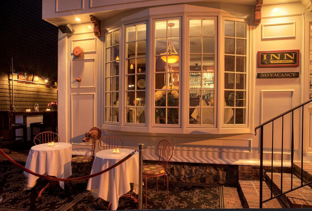 Bouchard Restaurant & 4*