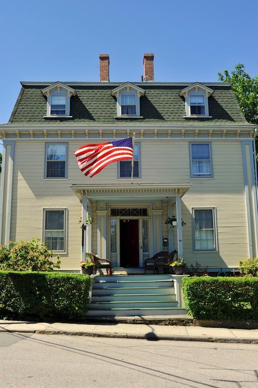Yankee Peddler 3* Newport
