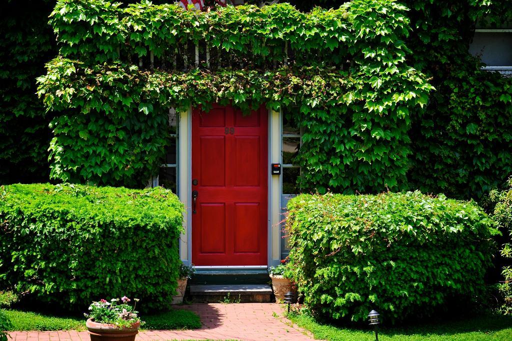 Inn Yankee Peddler Newport