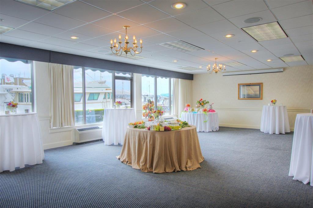 Hotel The Harbor & Marina 3*