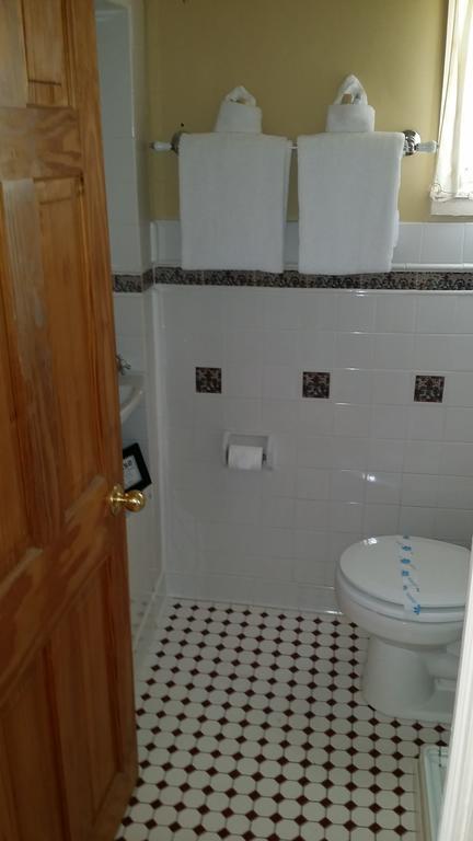 The Burbank Rose Bed & Breakfast 3*