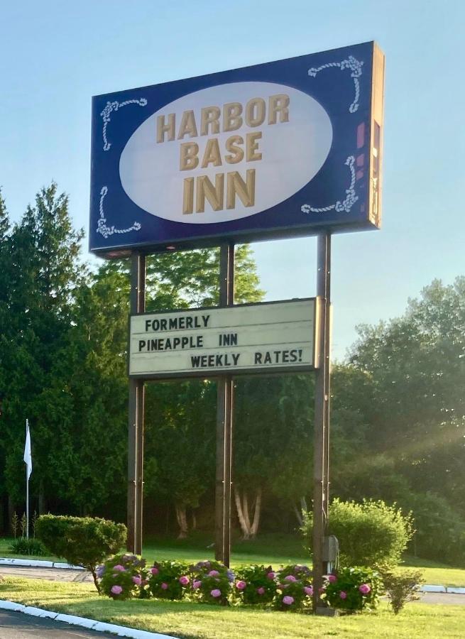 Harbor Base Motel