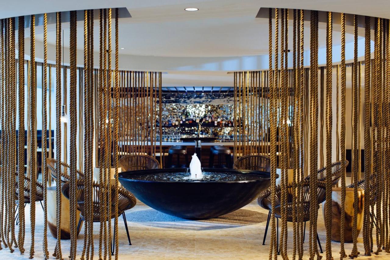 Marriott & Hotel Newport