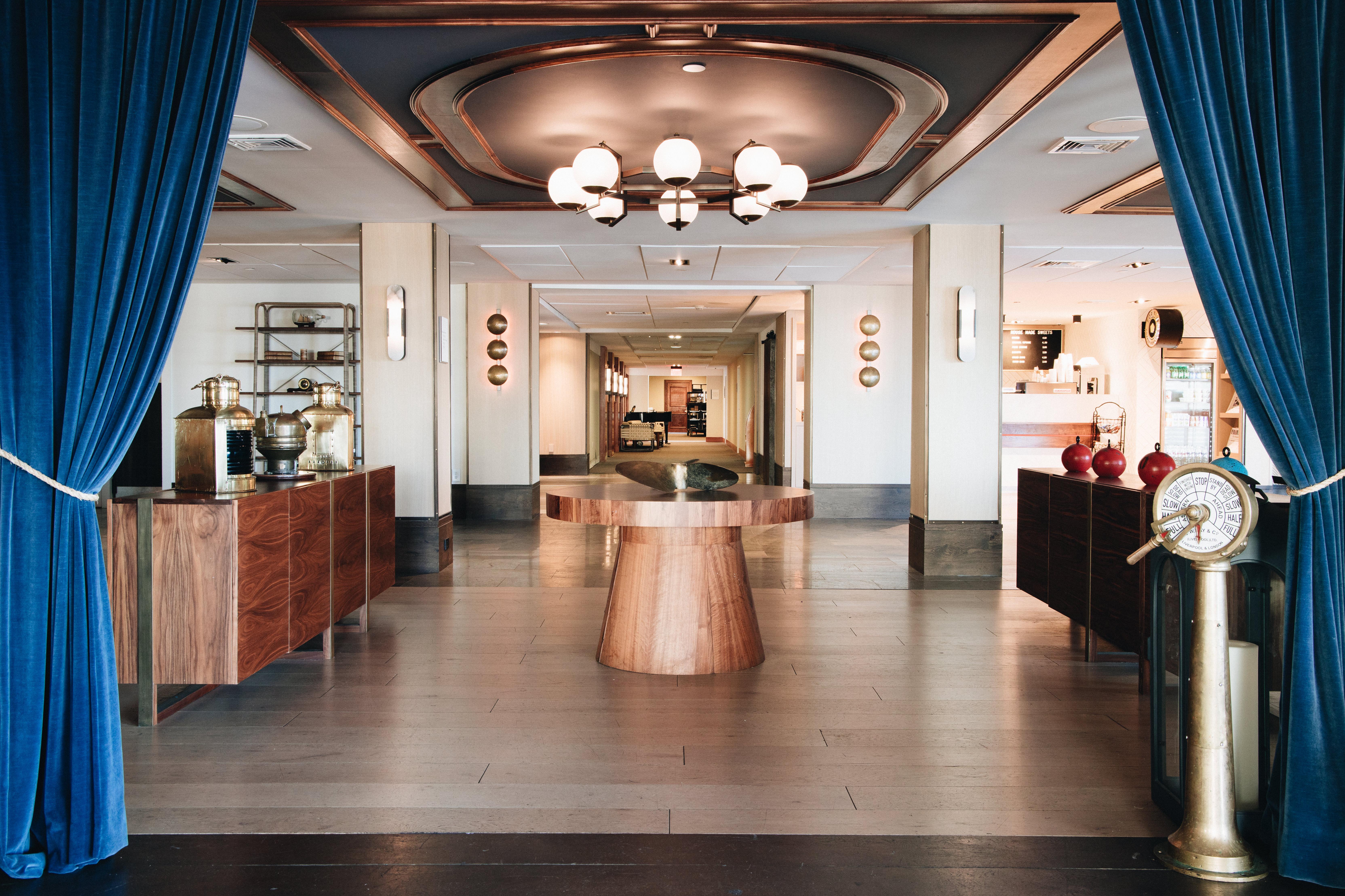 Harbor Island Hotel 4*