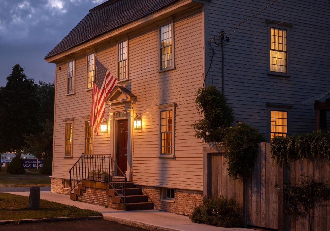 Hotel Captain Simeon Potter House