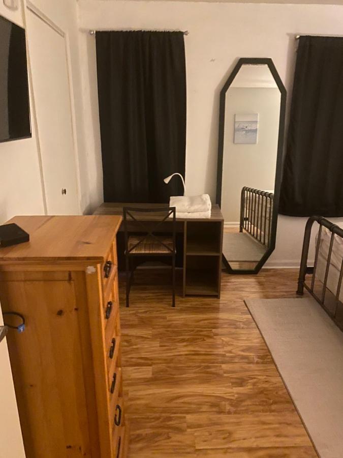 Monthly Only Shared Apt * Newport