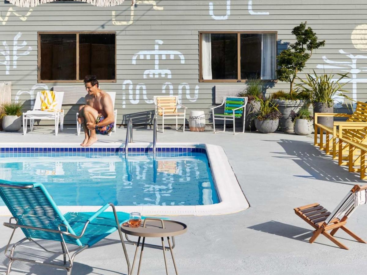 Wayfinder Hotel