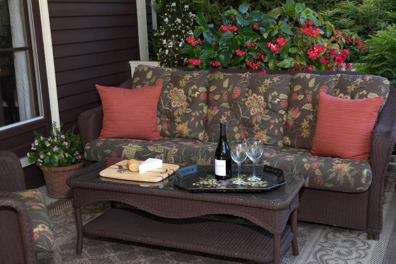 Ivy Bed & Breakfast 4*