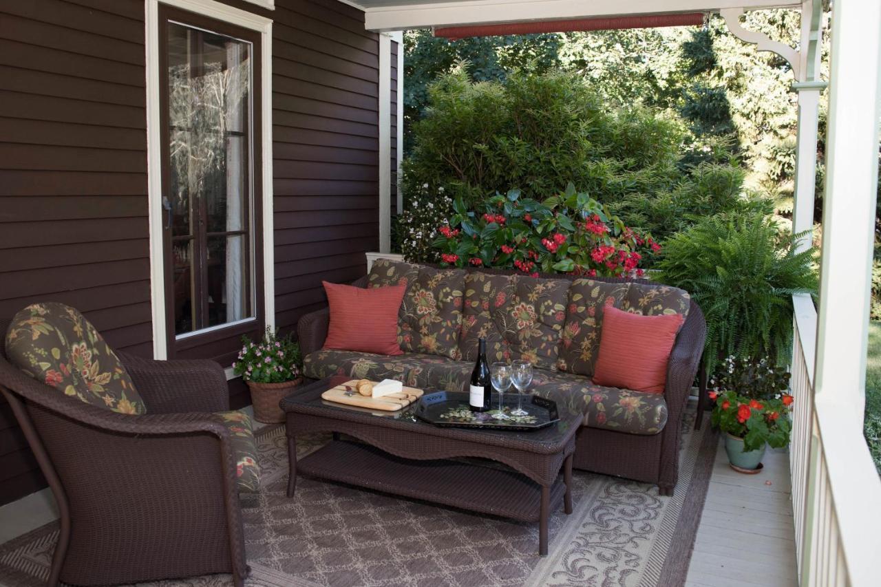 Ivy Bed & Breakfast 4*