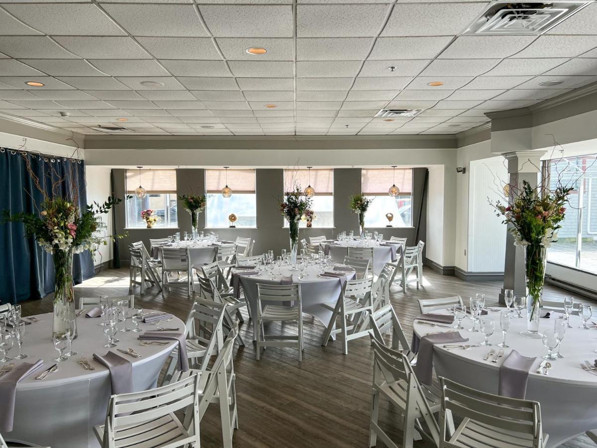 The Harbor & Marina Hotel Newport
