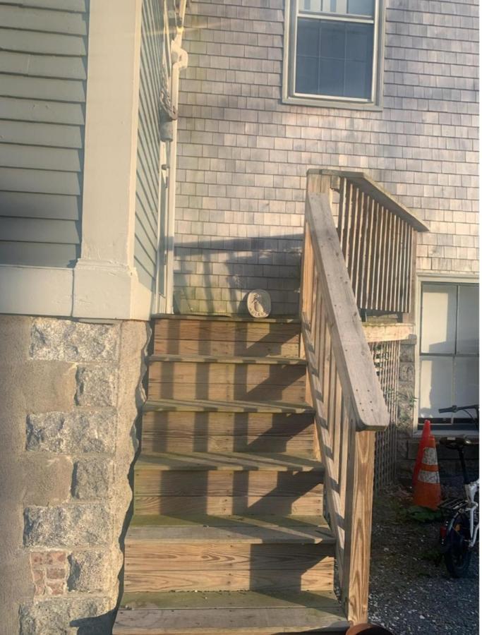Tails Of Downtown Apartment