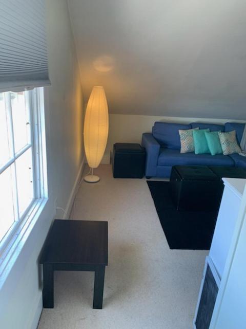 Tails Of Downtown Apartment *
