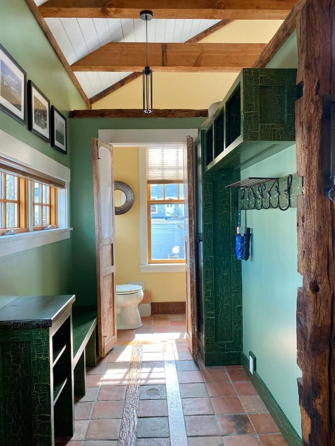 Magical Post And Beam Loft Downtown Newport! Hotel *