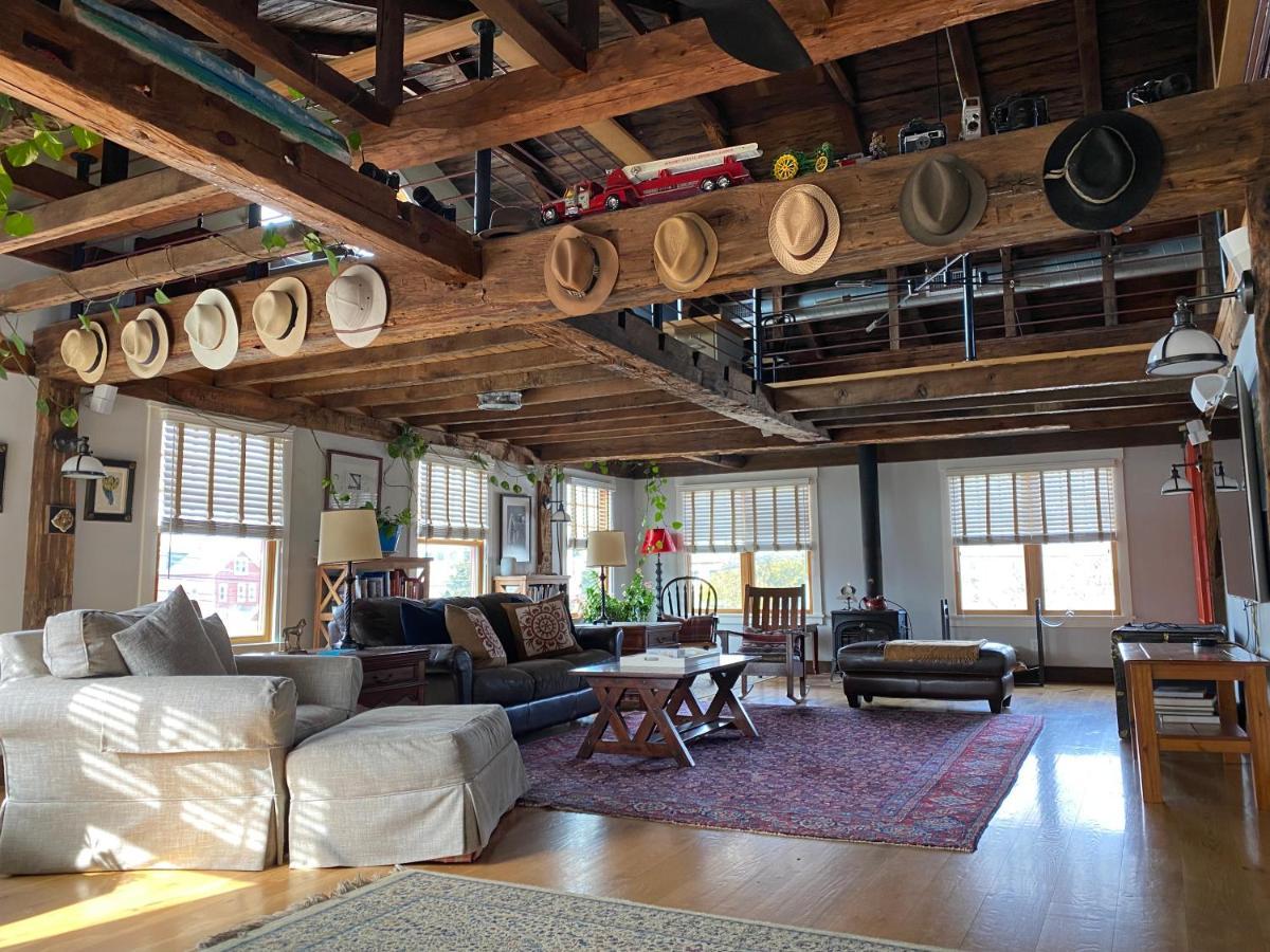 Magical Post And Beam Loft Downtown Newport! *