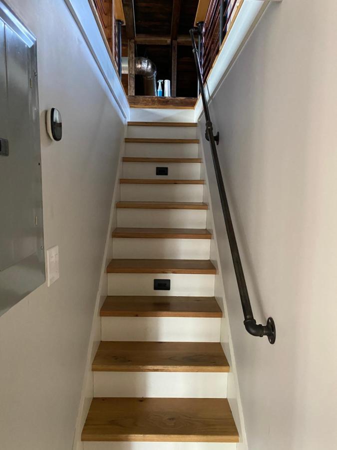 Magical Post And Beam Loft Downtown Newport! * Newport