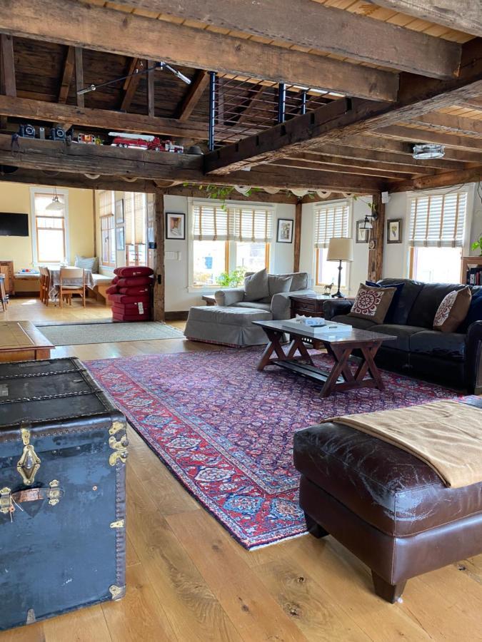 Magical Post And Beam Loft Downtown Newport! Newport
